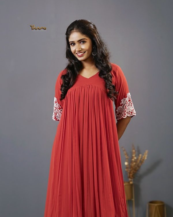 Handworked bell sleeve kurthi YD10198