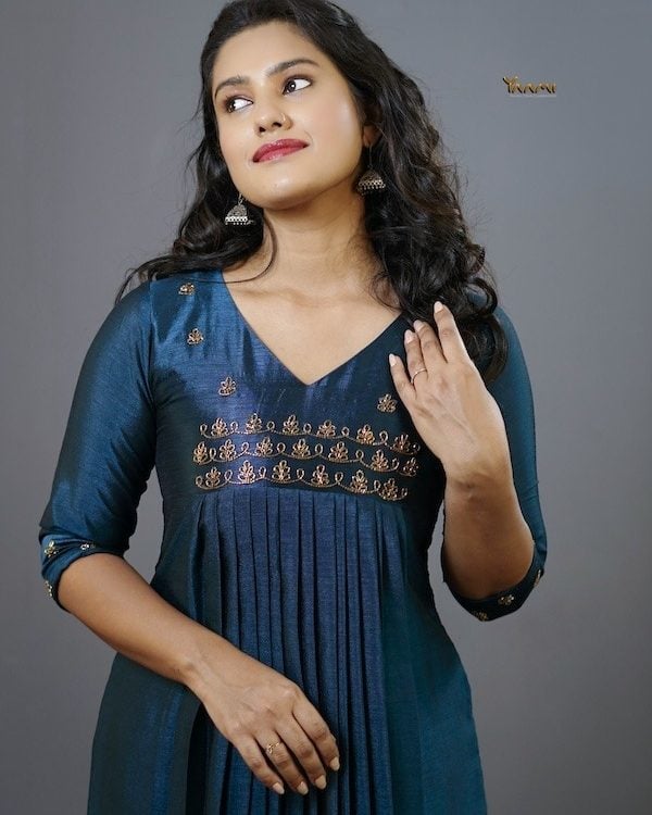 Badri silk party wear kurthi YD10235