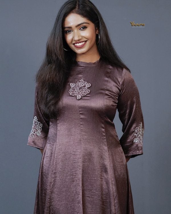 EMBROIDERED PANEL KURTHI  YD10257