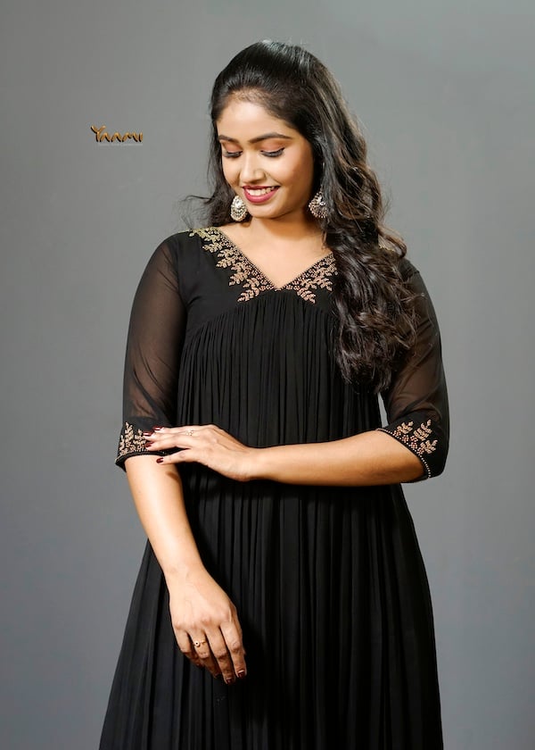 Hand Embroidery Georgette Kurthi YD10263