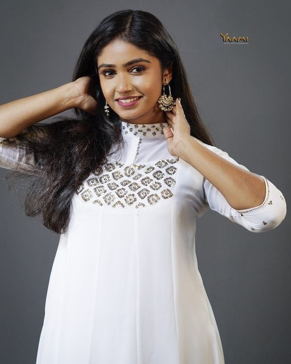 Sparkling Gold Jewel neck kurthi YD10267