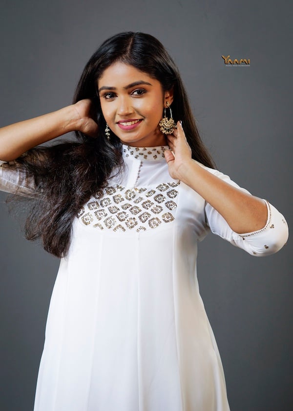 Sparkling Gold Jewel neck kurthi YD10267