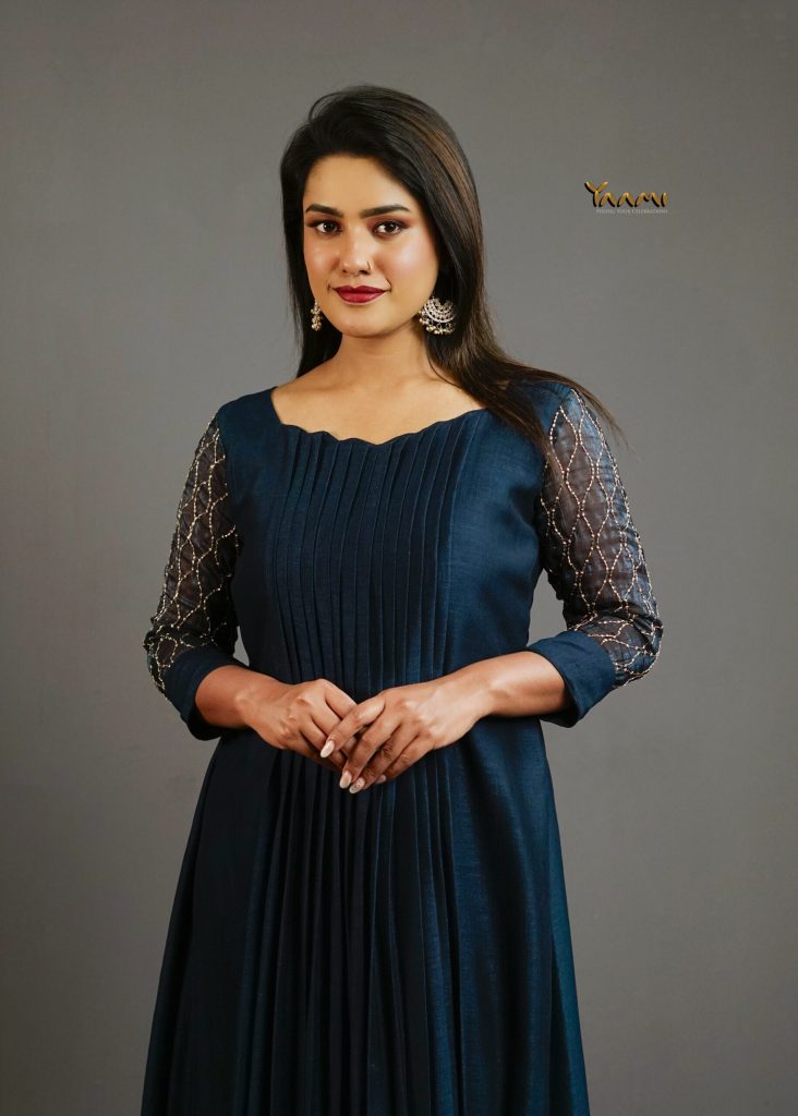 SCALLOPED NECKLINE KURTHA YD10281
