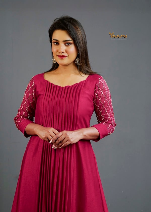 SCALLOPED NECKLINE KURTHA YD10281(Dispatch restarts after 15th February)