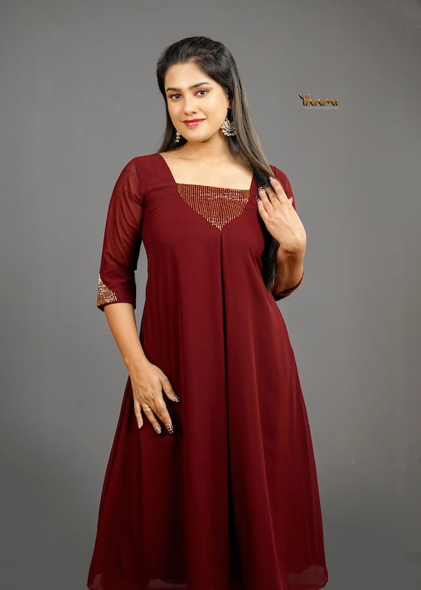 Handworked Party wear kurthi YD10288