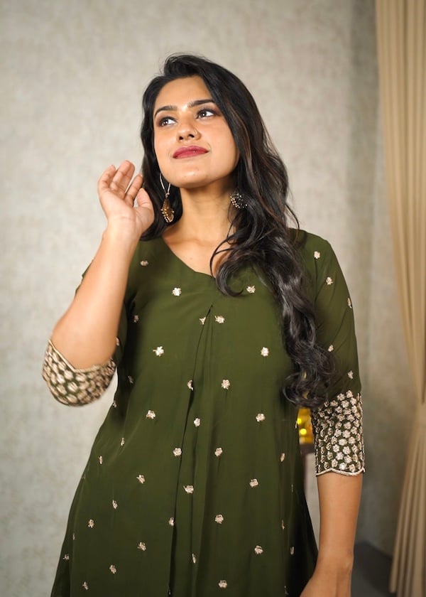 VISHU COLLECTIONS 04 YD10310