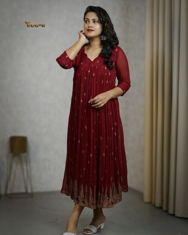 Scalloped Neck Alia Cut Kurthi YD10320