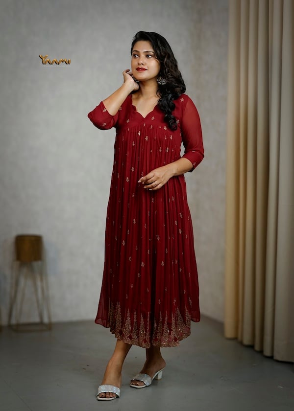 Scalloped Neck Alia Cut Kurthi YD10320