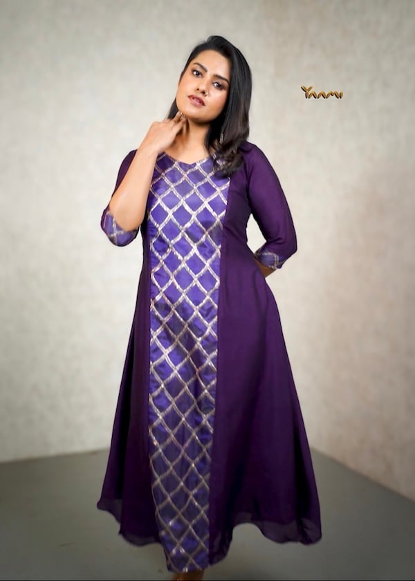 GEOMETRIC PANEL CUT KURTHI YD10327