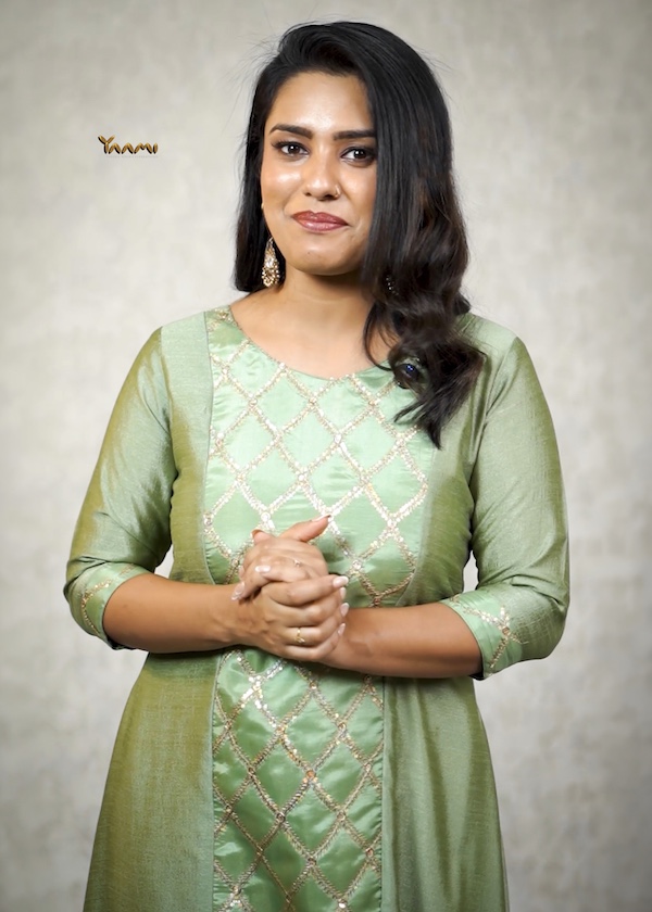 GEOMETRIC PANEL CUT KURTHI YD10327