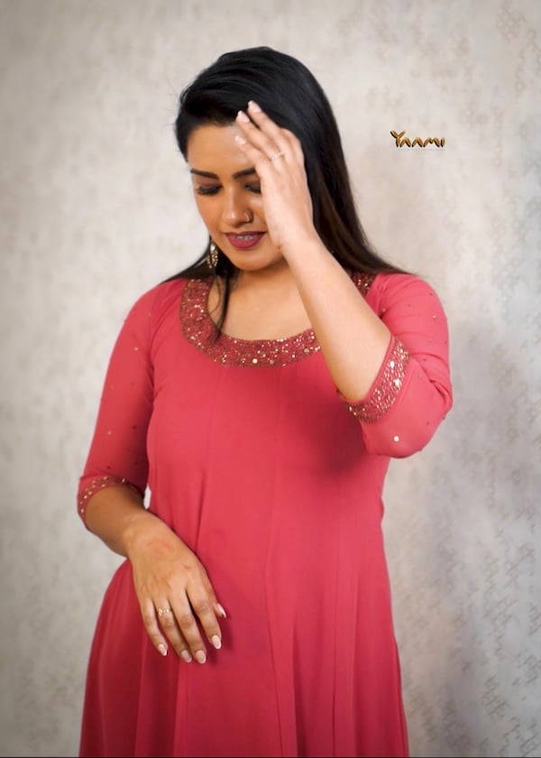 HANDWORKED GEORGETTE KURTHI YD10325