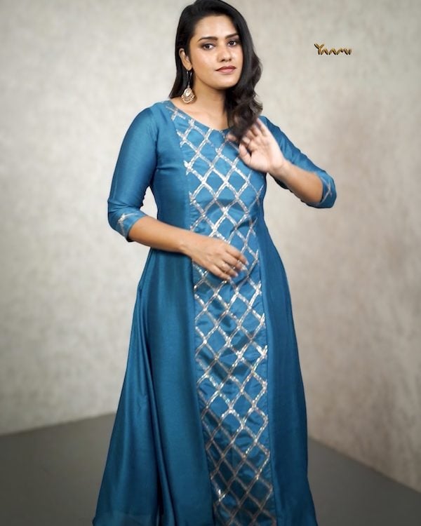 GEOMETRIC PANEL CUT KURTHI YD10327