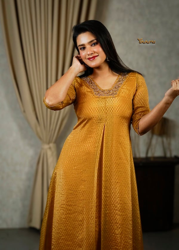 HANDWORKED JACQUARD KURTI YD10335
