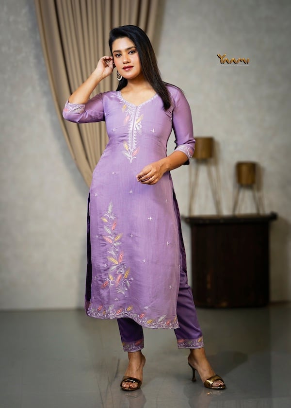 PASTEL MUL CHANDERI STRAIGHT KURTI SET YD10338