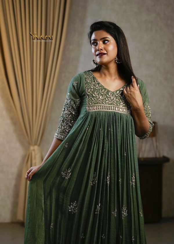 EMBROIDERED YOKE GATHERED CRUSHED TISSUE KURTHI YD10339