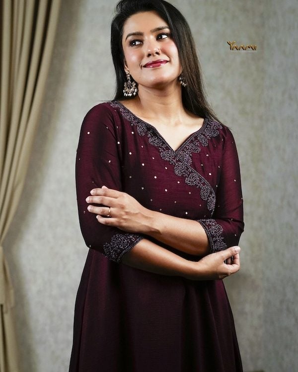 ANGRAKHA STYLE VICHITRA SILK KURTHI YD10337