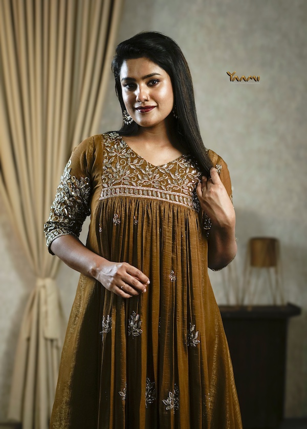 EMBROIDERED YOKE GATHERED CRUSHED TISSUE KURTHI YD10339