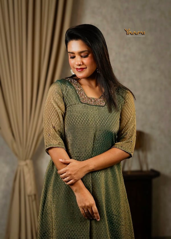 HANDWORKED JACQUARD KURTI YD10335