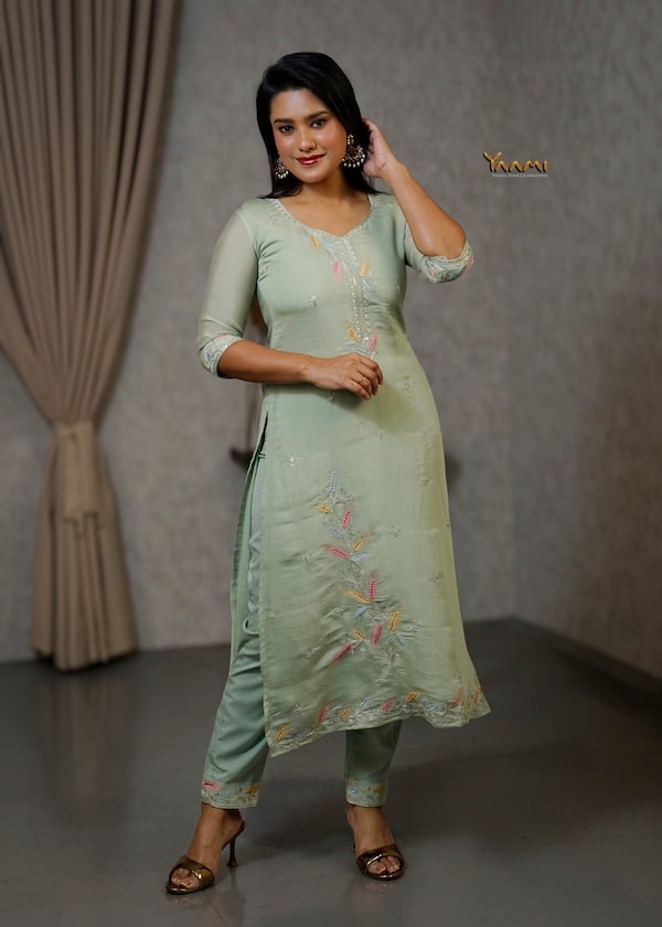 PASTEL MUL CHANDERI STRAIGHT KURTI SET YD10338
