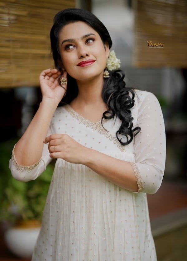 STAR GEORGETTE GATHERED KURTHI YD10331
