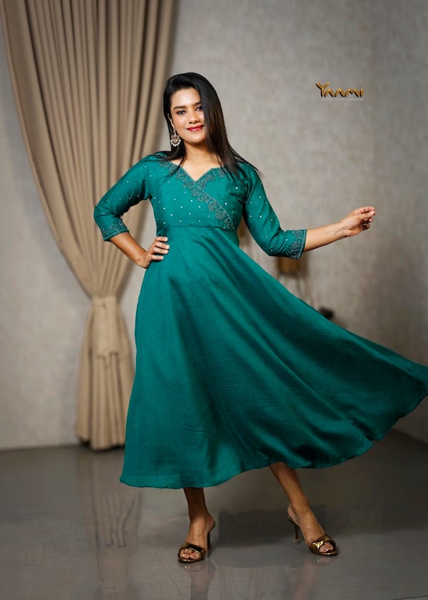 ANGRAKHA STYLE VICHITRA SILK KURTHI YD10337