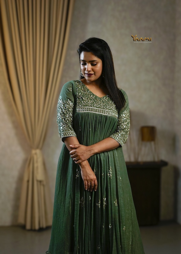 EMBROIDERED YOKE GATHERED CRUSHED TISSUE KURTHI YD10339