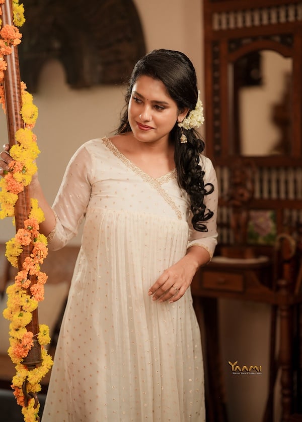 STAR GEORGETTE GATHERED KURTHI YD10331