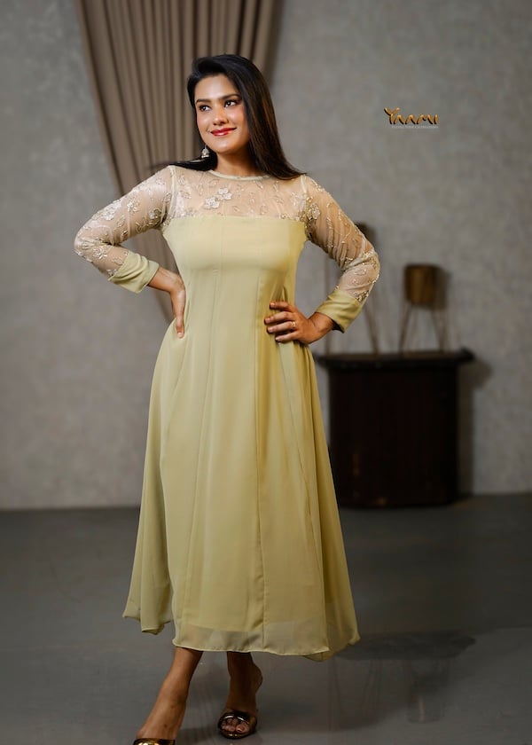 EMBROIDERED SHEER YOKE PANEL KURTI YD10336