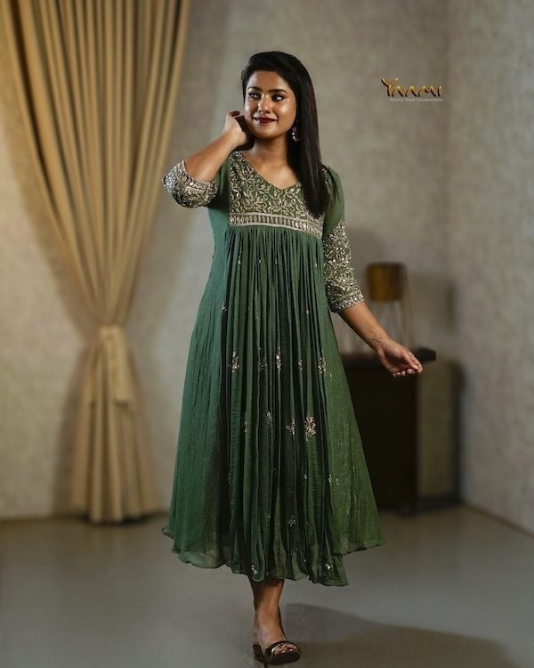 EMBROIDERED YOKE GATHERED CRUSHED TISSUE KURTHI YD10339