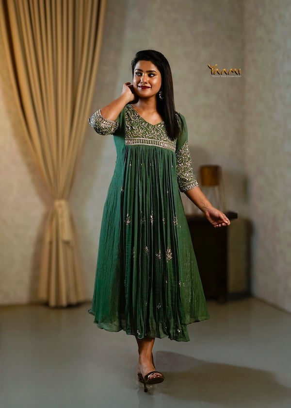EMBROIDERED YOKE GATHERED CRUSHED TISSUE KURTHI YD10339