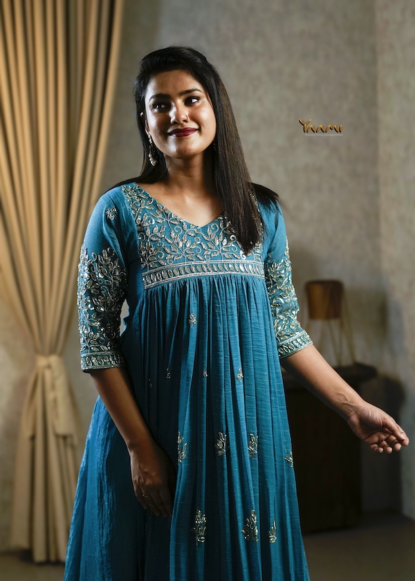 EMBROIDERED YOKE GATHERED CRUSHED TISSUE KURTHI YD10339