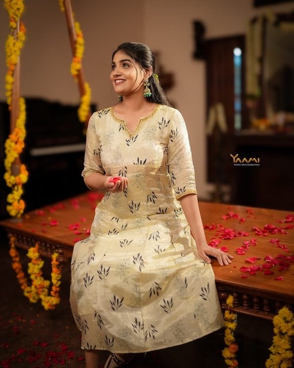ANTIQUE  WHITE PANEL CUT KURTHI YD10329