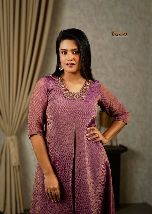 HANDWORKED JACQUARD KURTI YD10335