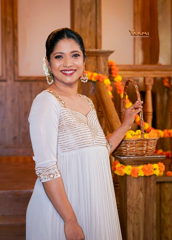 LINEAR HANDWORKED A-LINE KURTI YD10344