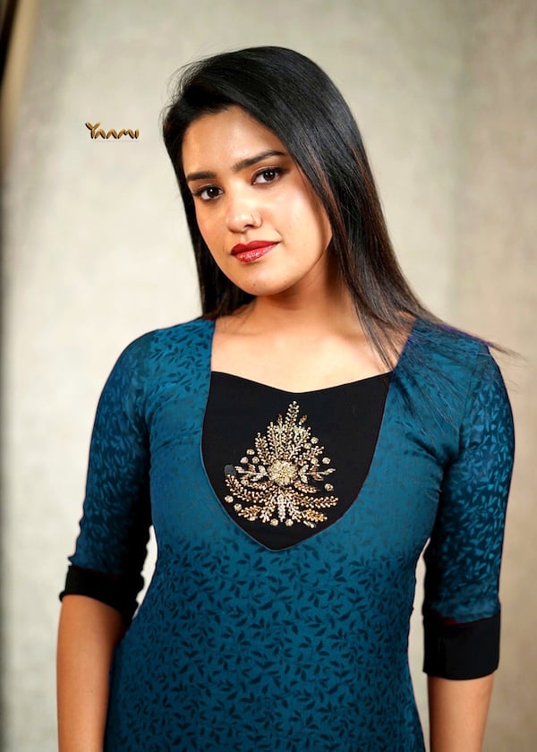 PRINTED RAYON A-LINE KURTHI YD10348