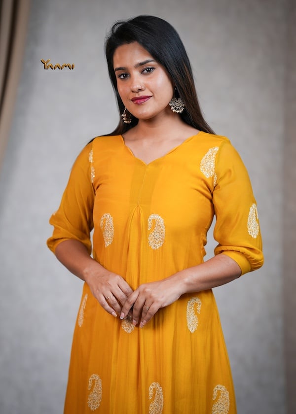 MUL CHANDERI PAISLEY MOTIF KURTHI YD10352