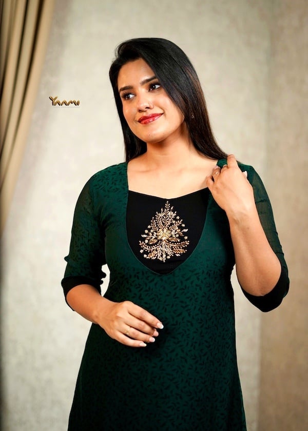 PRINTED RAYON A-LINE KURTHI YD10348