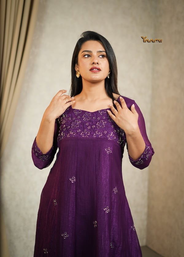 CRUSHED TISSUE HANDWORKED A-LINE KURTHI YD10349