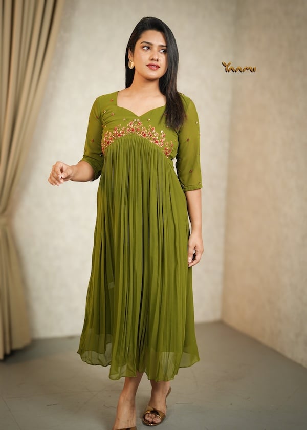 FLORAL HANDWORKED GEORGETTE  KURTHI YD10350