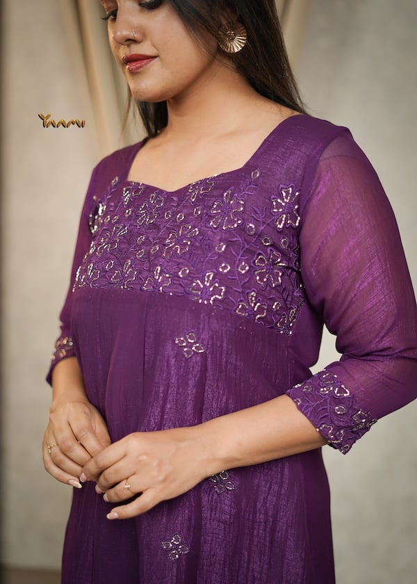 CRUSHED TISSUE HANDWORKED A-LINE KURTHI YD10349