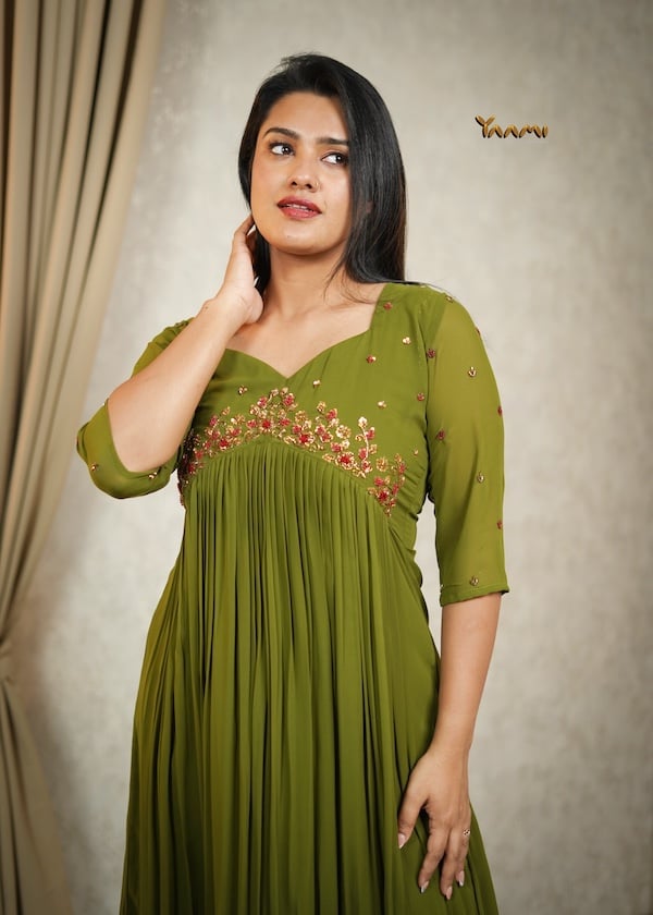 FLORAL HANDWORKED GEORGETTE  KURTHI YD10350