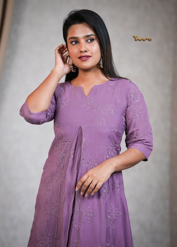 THREAD & SEQUIN EMBROIDERED KURHI YD10353