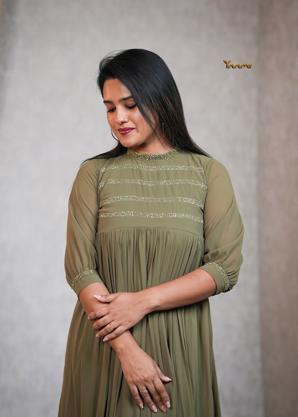 GEORGETTE JEWEL NECK KURTHI YD10355