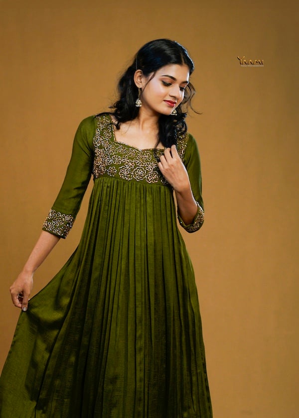 INTRICATE FLORAL HANDWORK KURTI YD10361