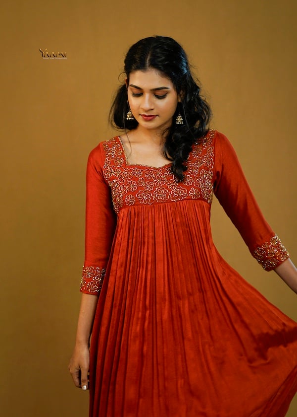 INTRICATE FLORAL HANDWORK KURTI YD10361
