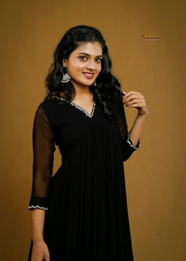 SCALLOPED BORDER ALIA CUT KURTI YD10364