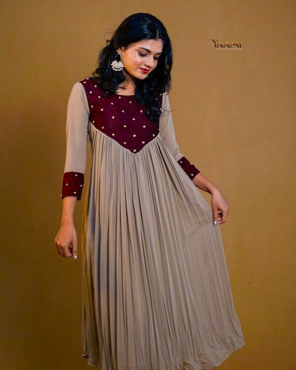 CONTRAST YOKE GATHERED KURTI YD10363