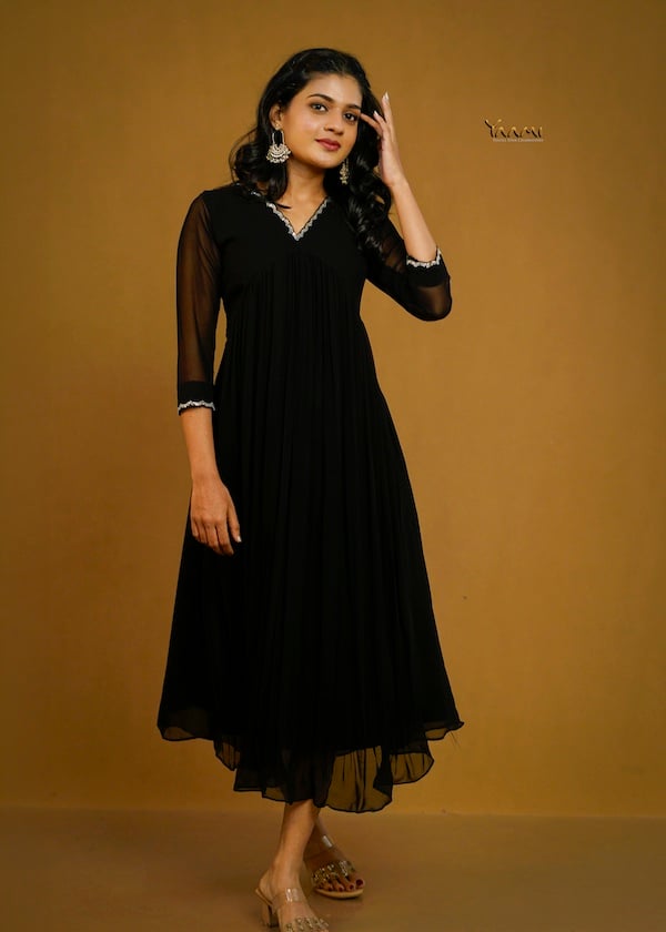 SCALLOPED BORDER ALIA CUT KURTI YD10364