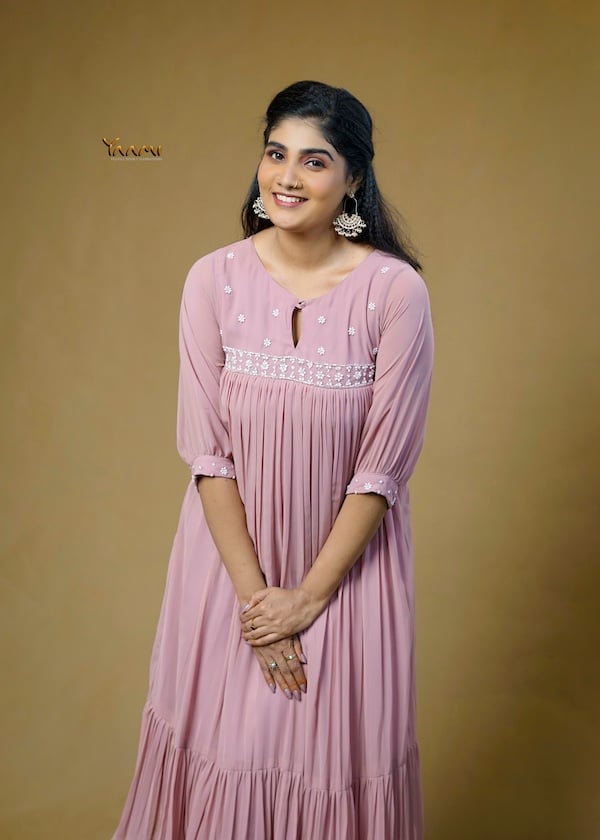 TIERED HEMLINE FLORAL HANDWORKED KURTHI