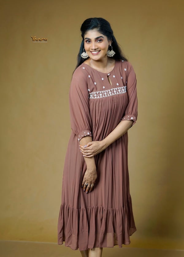 TIERED HEMLINE FLORAL HANDWORKED KURTHI